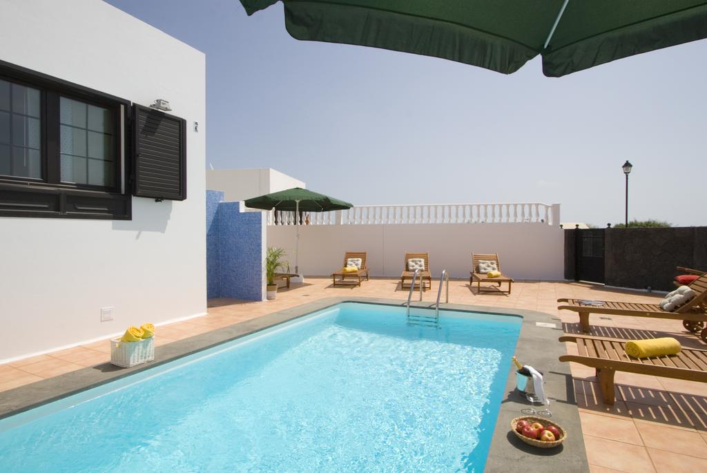 Grand Villa Famara Puerto Del Carmen Стая снимка